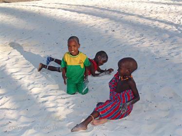 Beach walk, Zanzibar, DSC06880b
